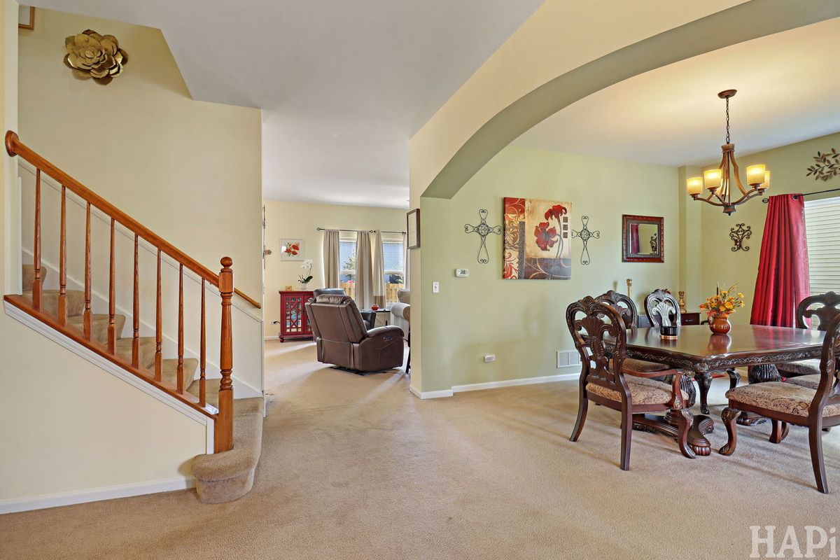 1979 Bluff Court, Round Lake, IL 60073