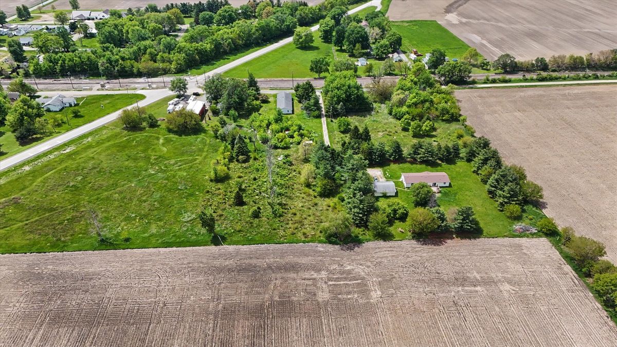2183 Railroad Street, Lodge, IL 61856