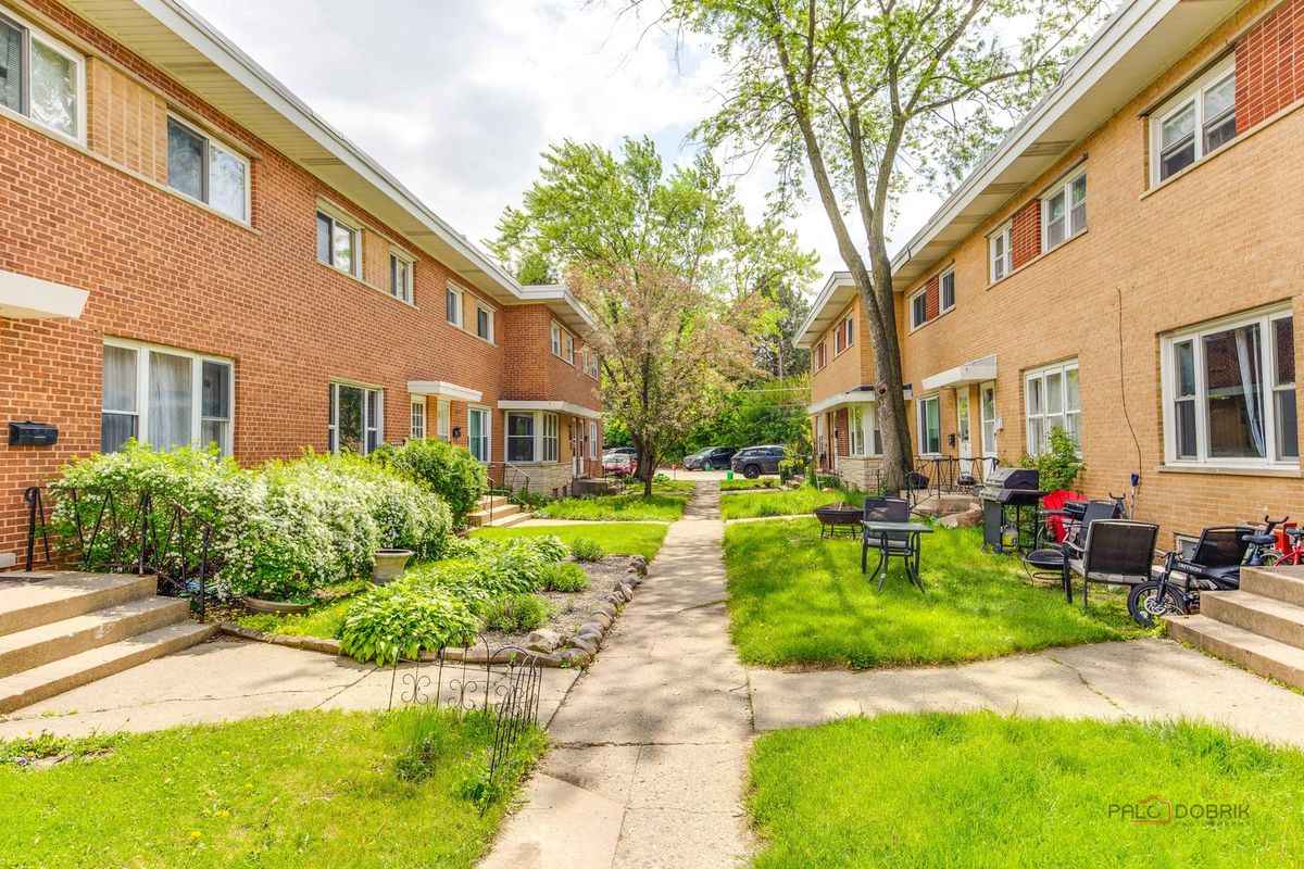 32 Albert Street, Mount Prospect, IL 60056