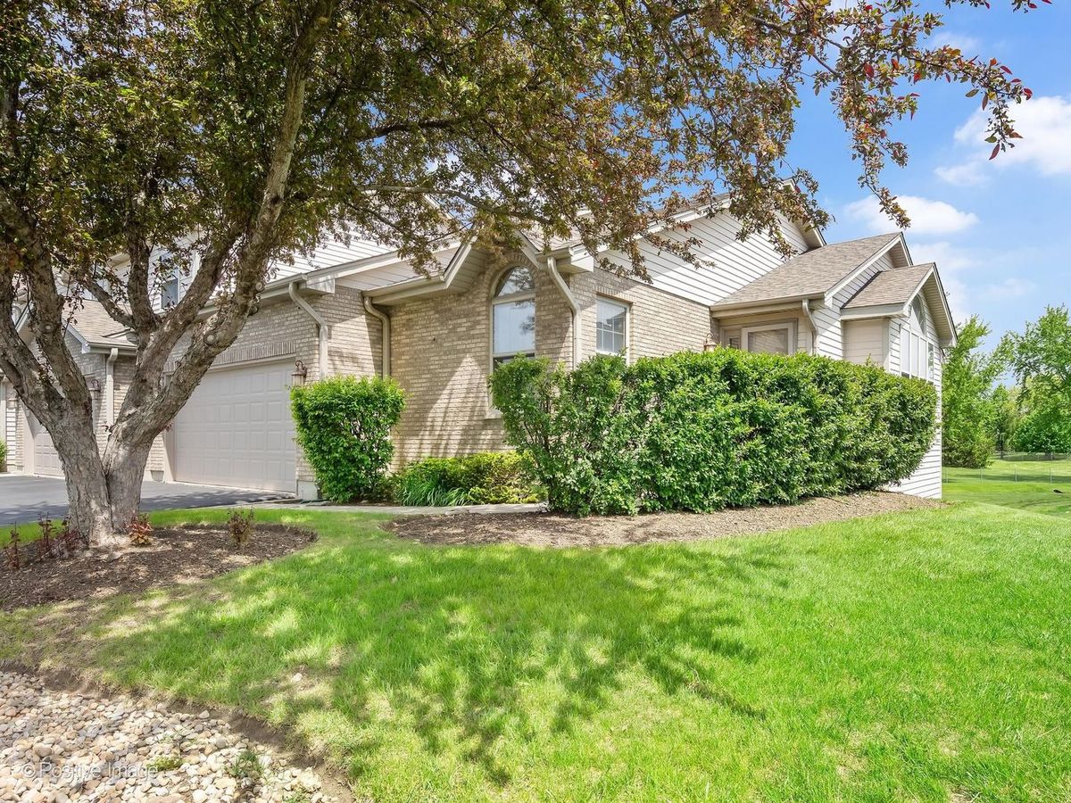 11180 Algonquin Road, Huntley, IL 60142