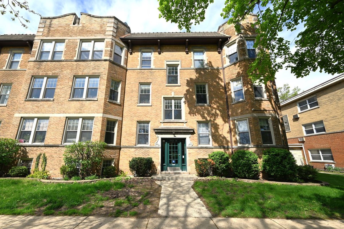 7404 OAKLEY Avenue, Chicago, IL 60645