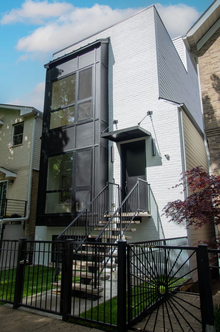 2156 CLAREMONT Street — Chicago, IL 60647