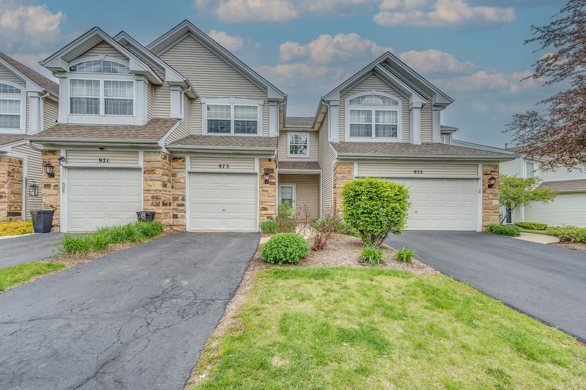 973 Mesa Drive, Lake In The Hills, IL 60156