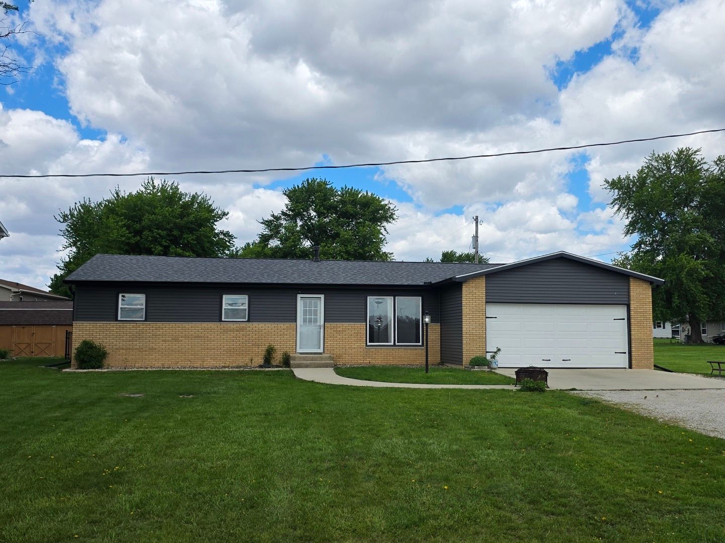 507 Boles Avenue — Chenoa, IL 61726