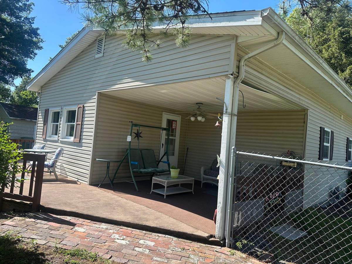204 W Coal Street, Buckner, IL 62819