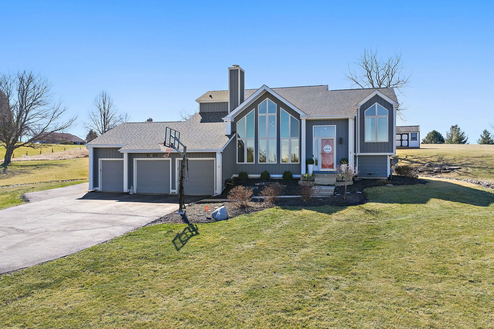45W169 Hillview Lane — Hampshire, IL 60140