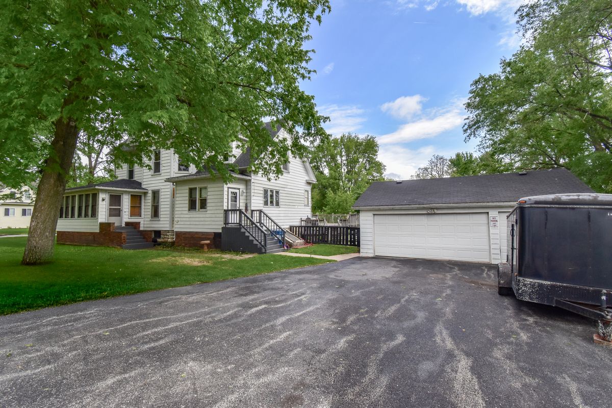 300 N Wolf Street, Odell, IL 60460