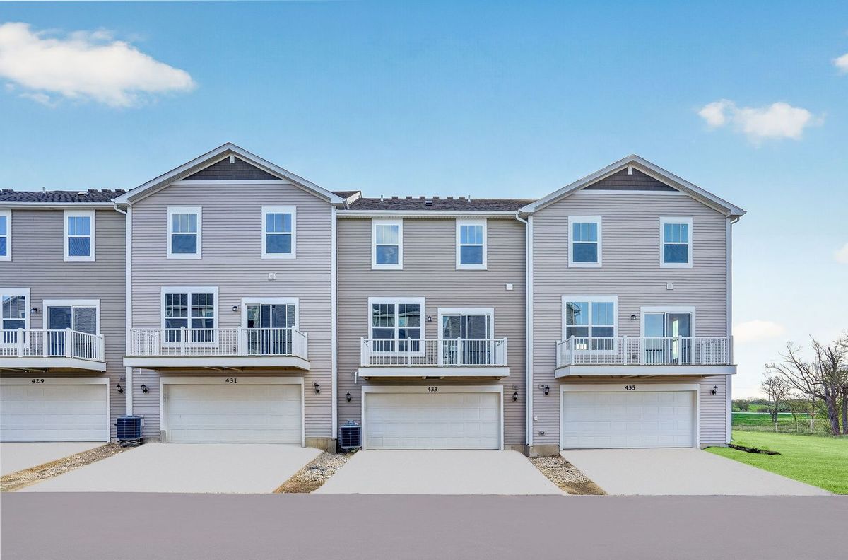 427 Red Oak Circle, Volo, IL 60020