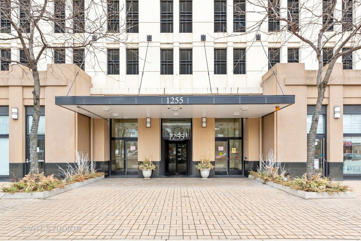 1255 STATE Street, Chicago, IL 60605