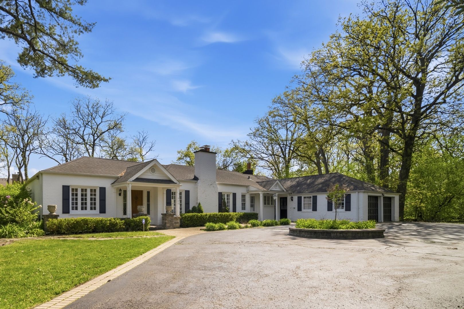 700 S Waukegan Road — Lake Forest, IL 60045