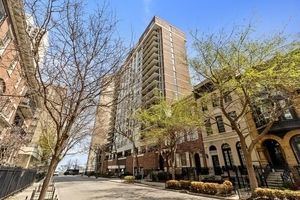 71 Division Street, Chicago, IL 60610
