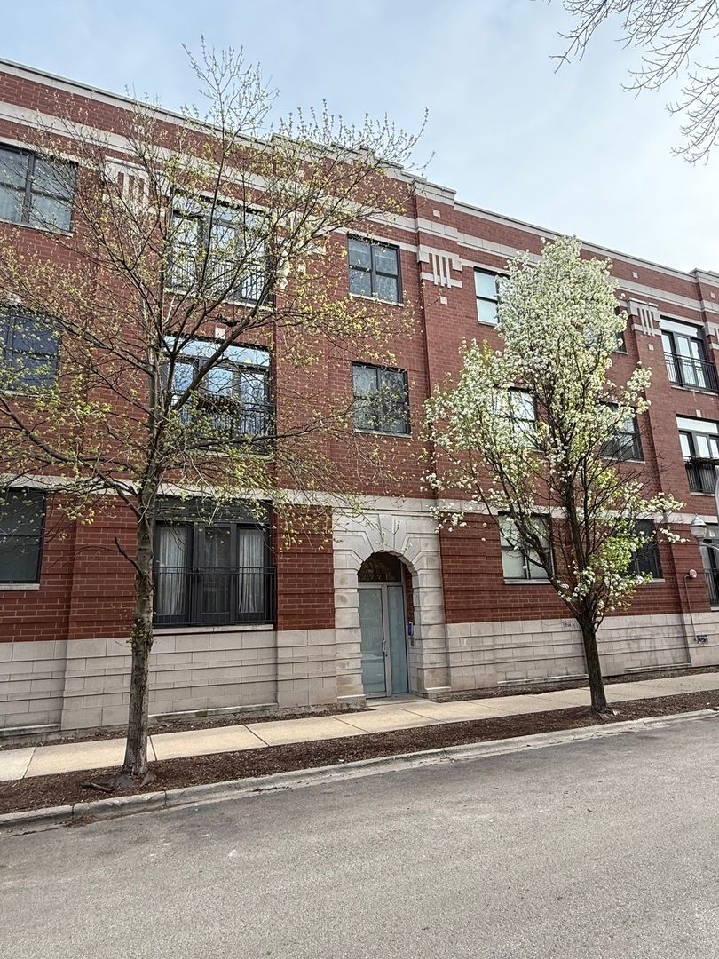 2771 francis Place, Chicago, IL 60647