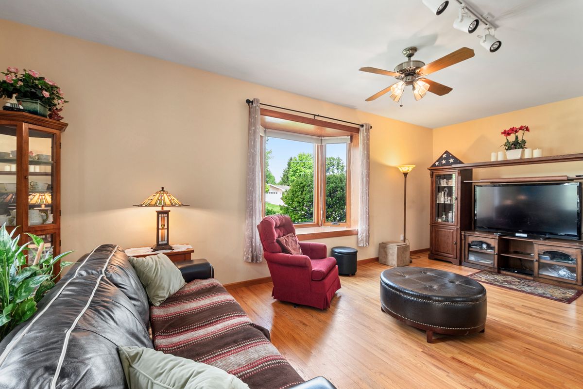 13657 S Parker Road, Homer Glen, IL 60491
