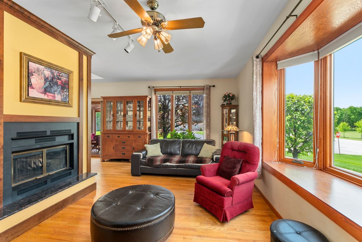 13657 S Parker Road, Homer Glen, IL 60491