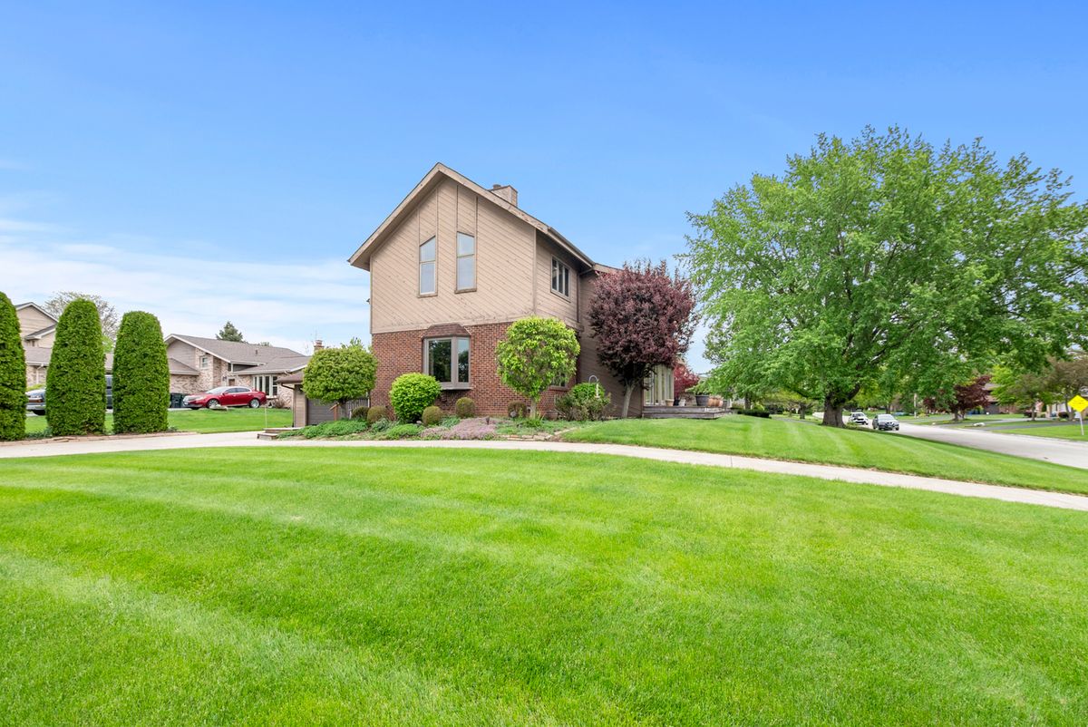 13657 S Parker Road, Homer Glen, IL 60491
