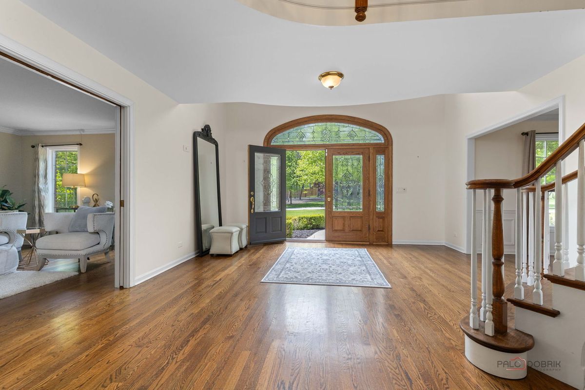 1541 Heritage Court, Lake Forest, IL 60045