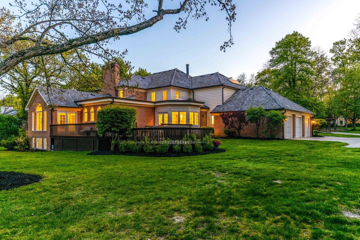 1541 Heritage Court, Lake Forest, IL 60045