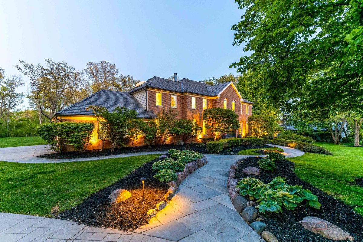 1541 Heritage Court, Lake Forest, IL 60045