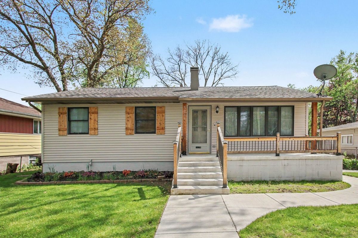 5711 Evergreen Avenue, Portage, IN 46368