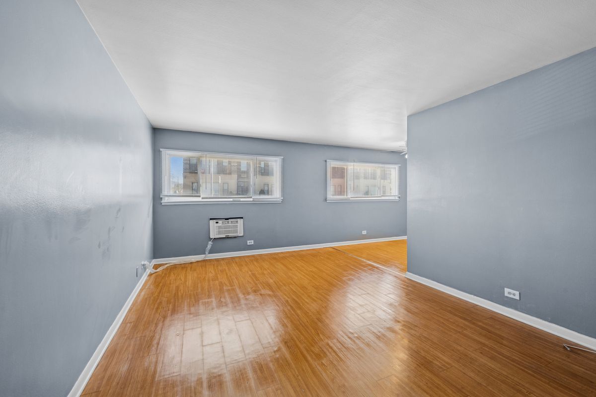 7201 W Wellington Avenue #D-1, Elmwood Park, IL 60707