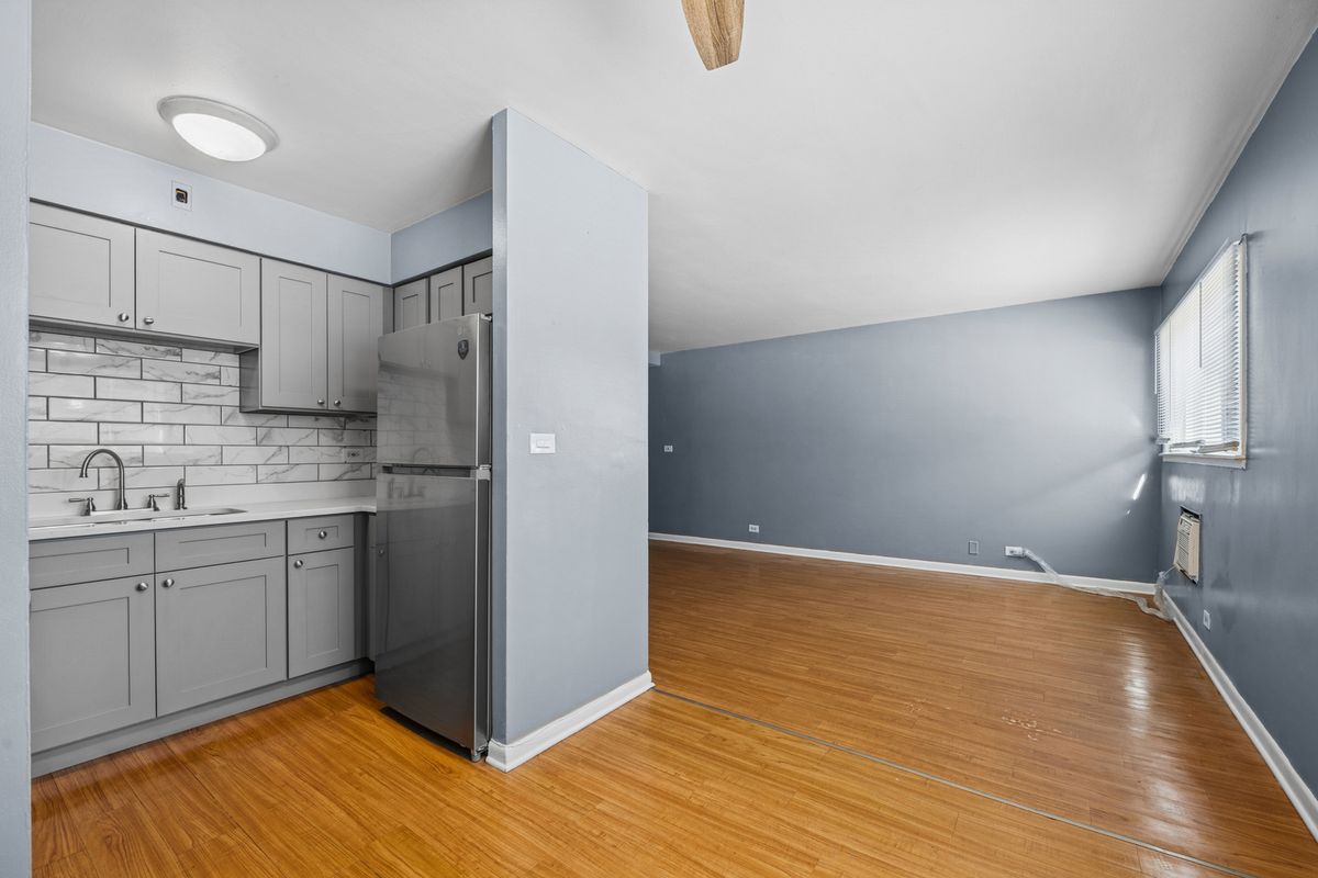 7201 W Wellington Avenue #D-1, Elmwood Park, IL 60707