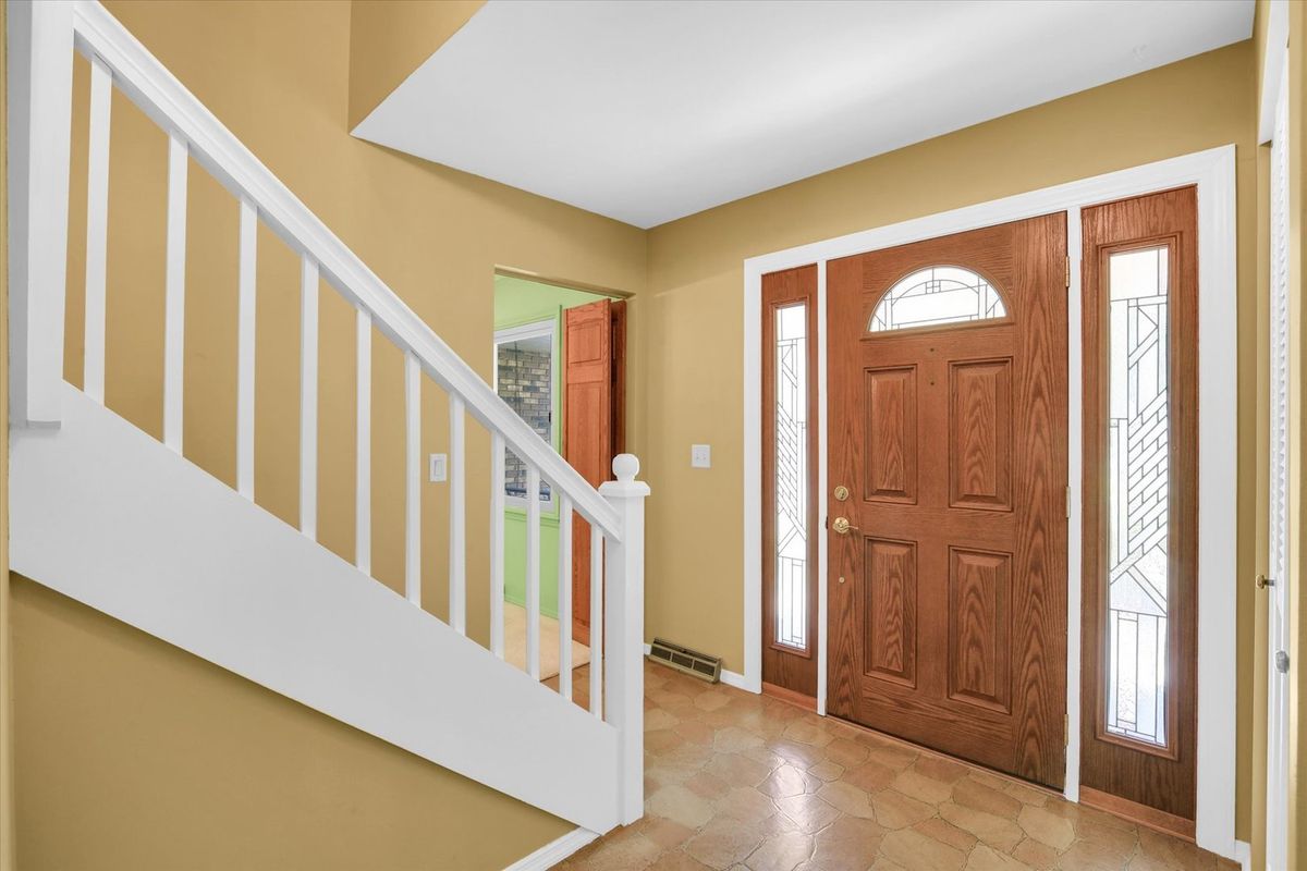 28 Dunlap Drive, Sidney, IL 61877