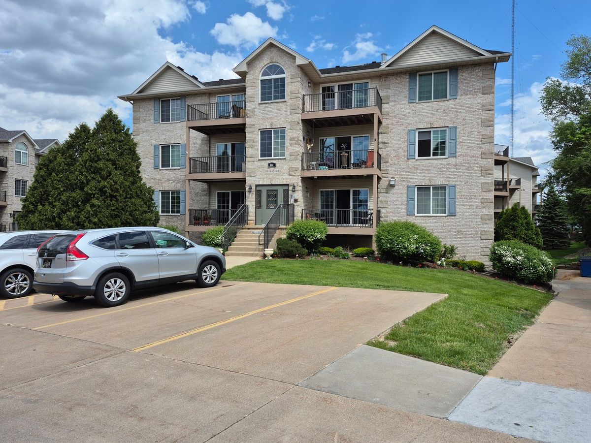3120 Holiday Court, Bettendorf, IA 52722