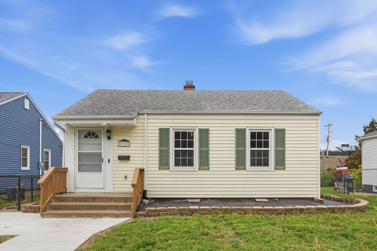 1729 Brown Street, Bettendorf, IA 52722