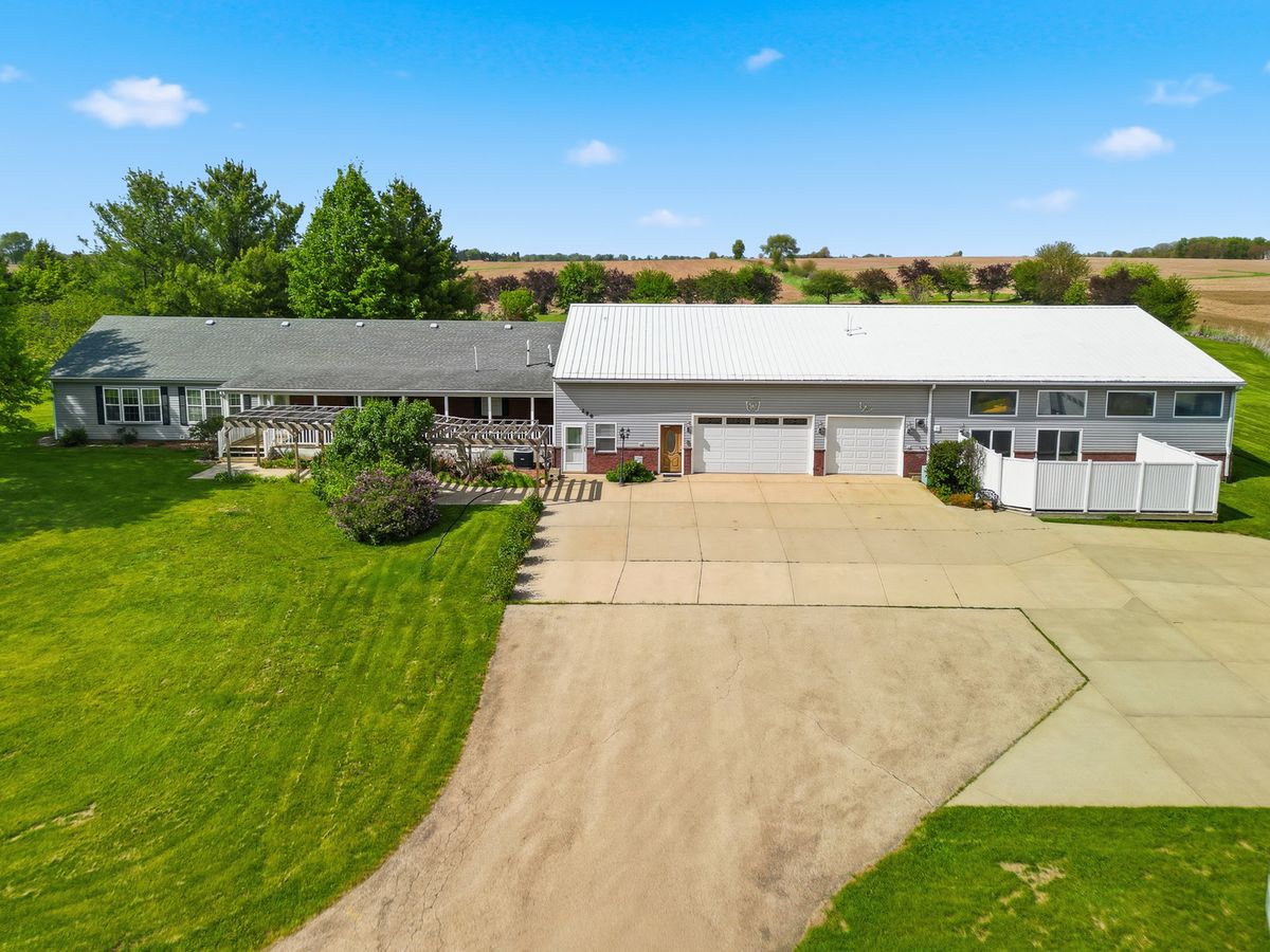 298 IL RT 2, Dixon, IL 61021
