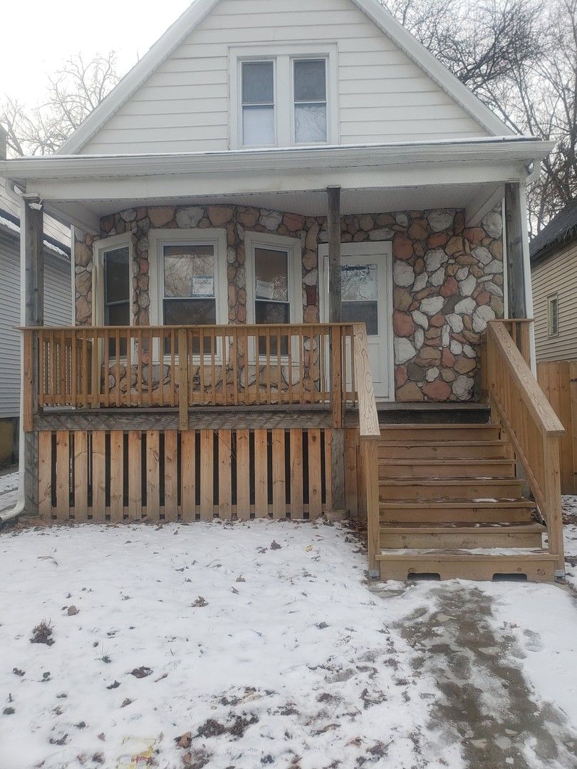 12130 Lowe Avenue, Chicago, IL 60628