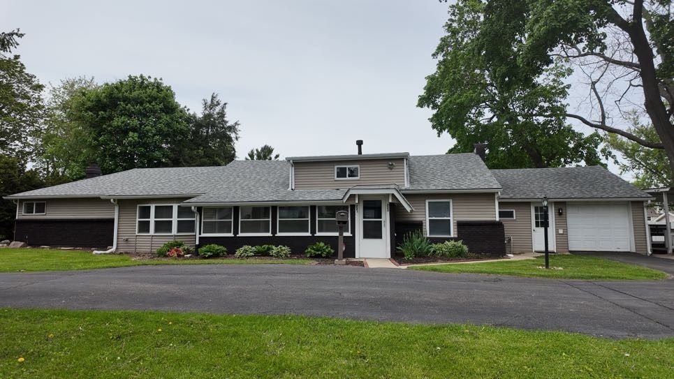 221 Central Avenue, Genoa, IL 60135