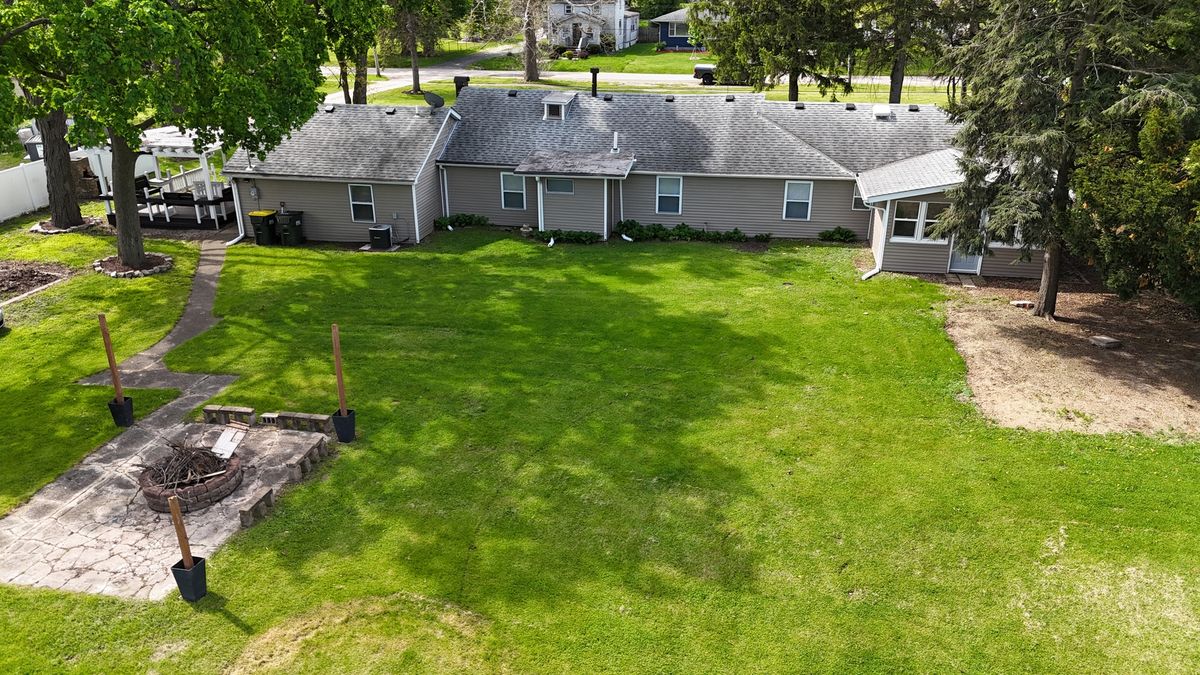 221 Central Avenue, Genoa, IL 60135