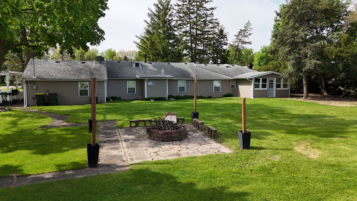 221 Central Avenue, Genoa, IL 60135