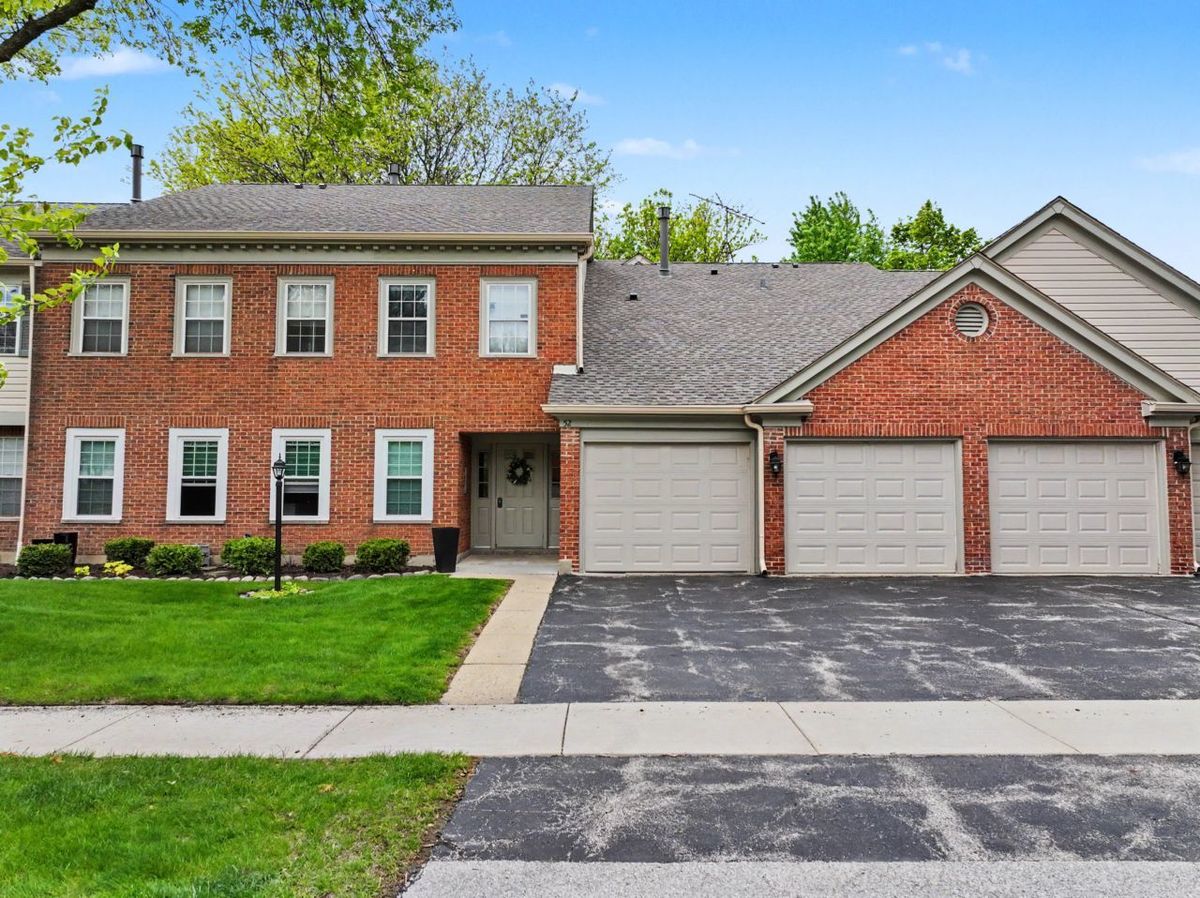 52 Brookston Drive, Schaumburg, IL 60193
