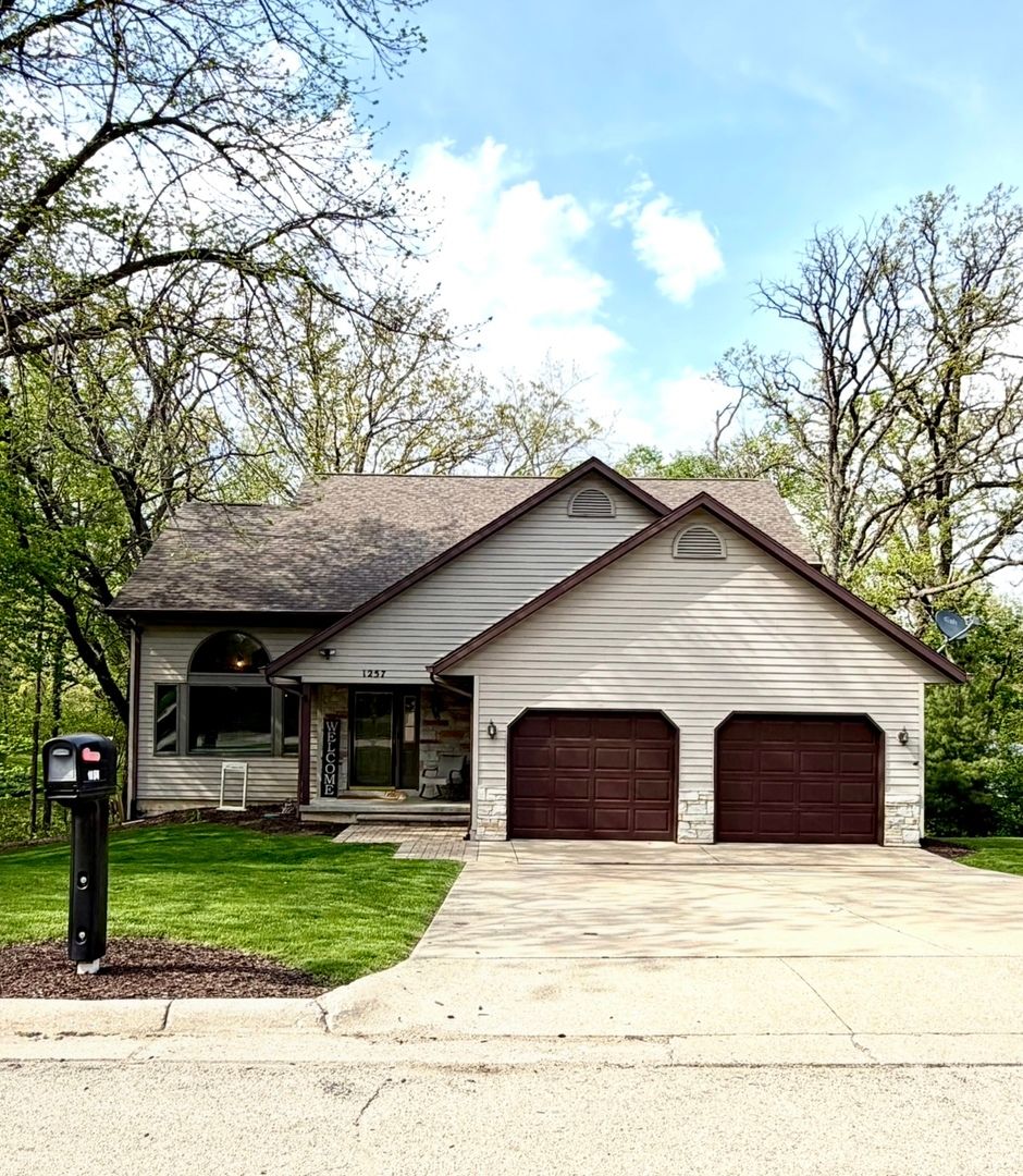 1257 Trail Drive, Dixon, IL 61021