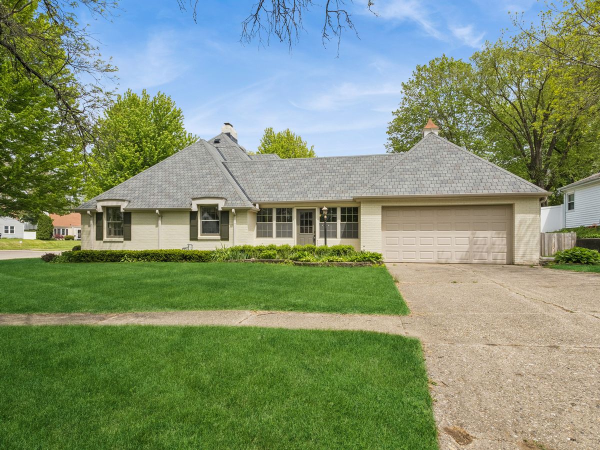 1740 Gate Parkway, Rockford, IL 61108