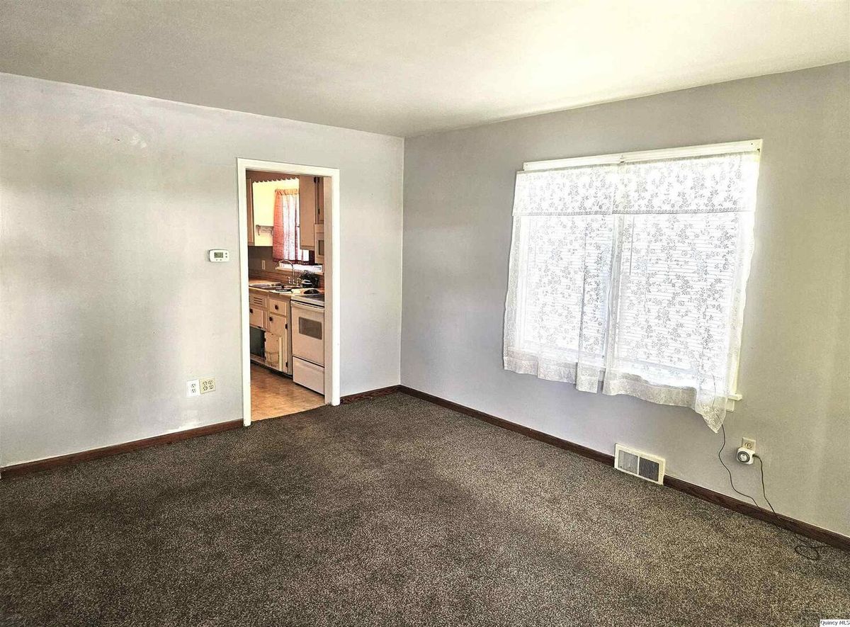 1212 S 22nd Street, Quincy, IL 62301