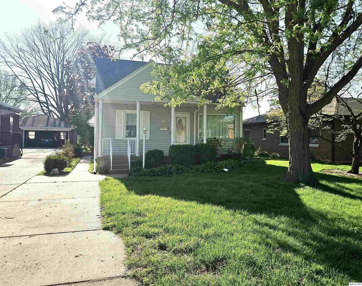 1212 22nd Street, Quincy, IL 62301