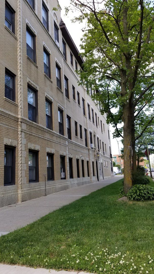 4764 N Virginia Avenue #A — Chicago, IL 60625
