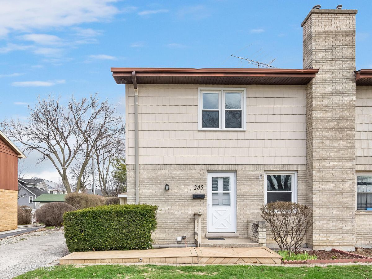 285 1st Street, Elmhurst, IL 60126
