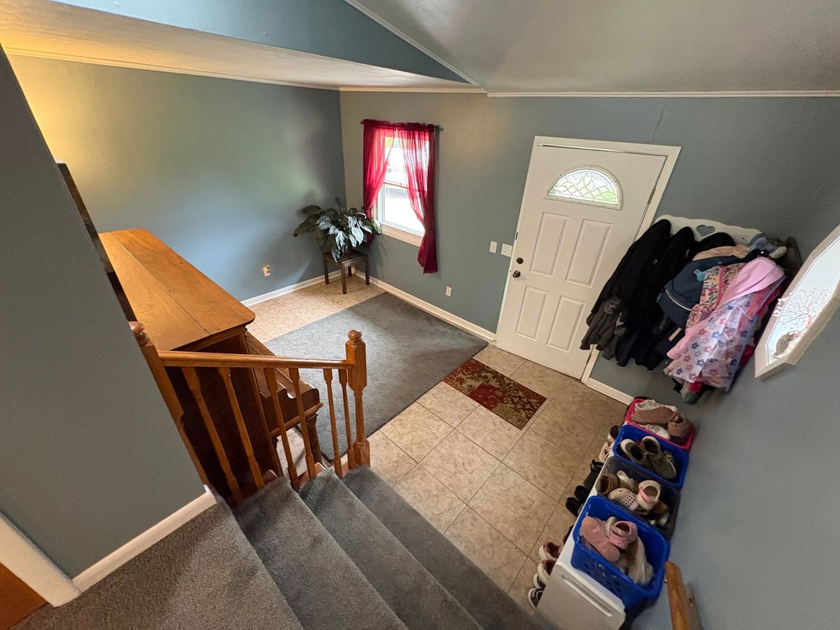320 S Main Street, Creston, IL 60113
