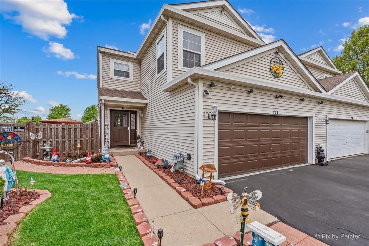 741 Wedgewood Circle — Lake In The Hills, IL 60156