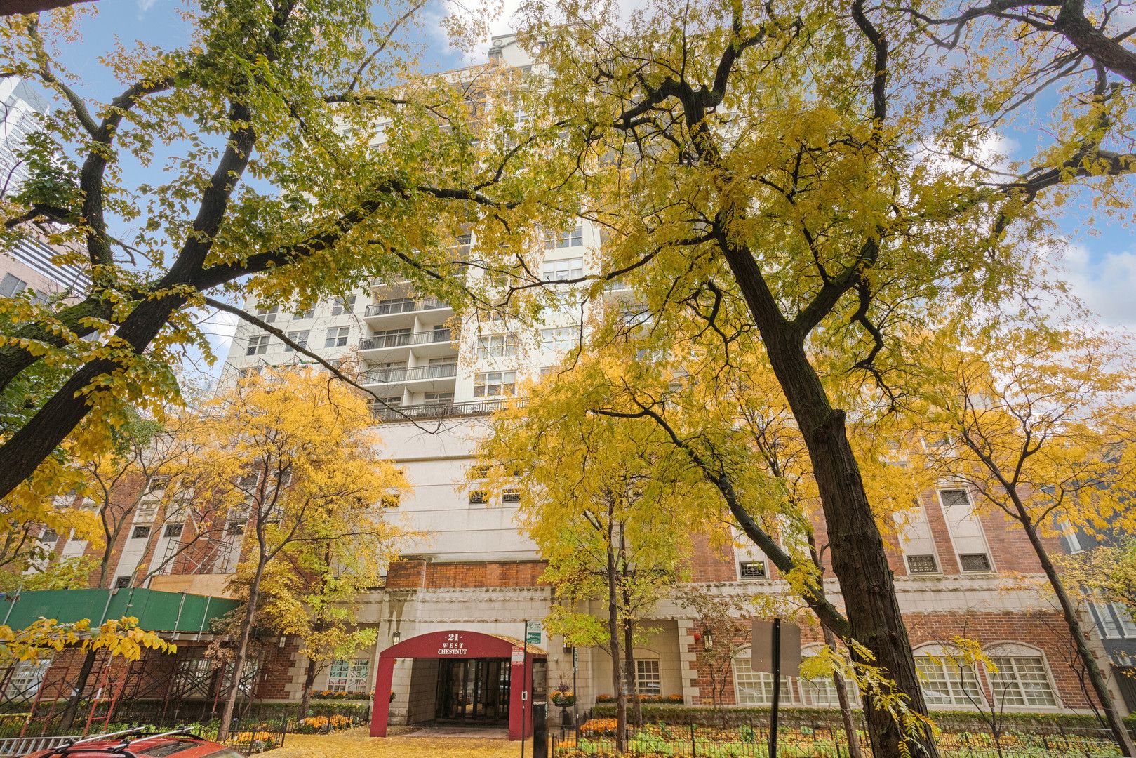 21 W Chestnut Street #1106 — Chicago, IL 60610