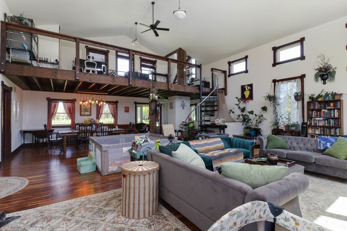12014 Prairie Center Road, Clinton, IL 61727