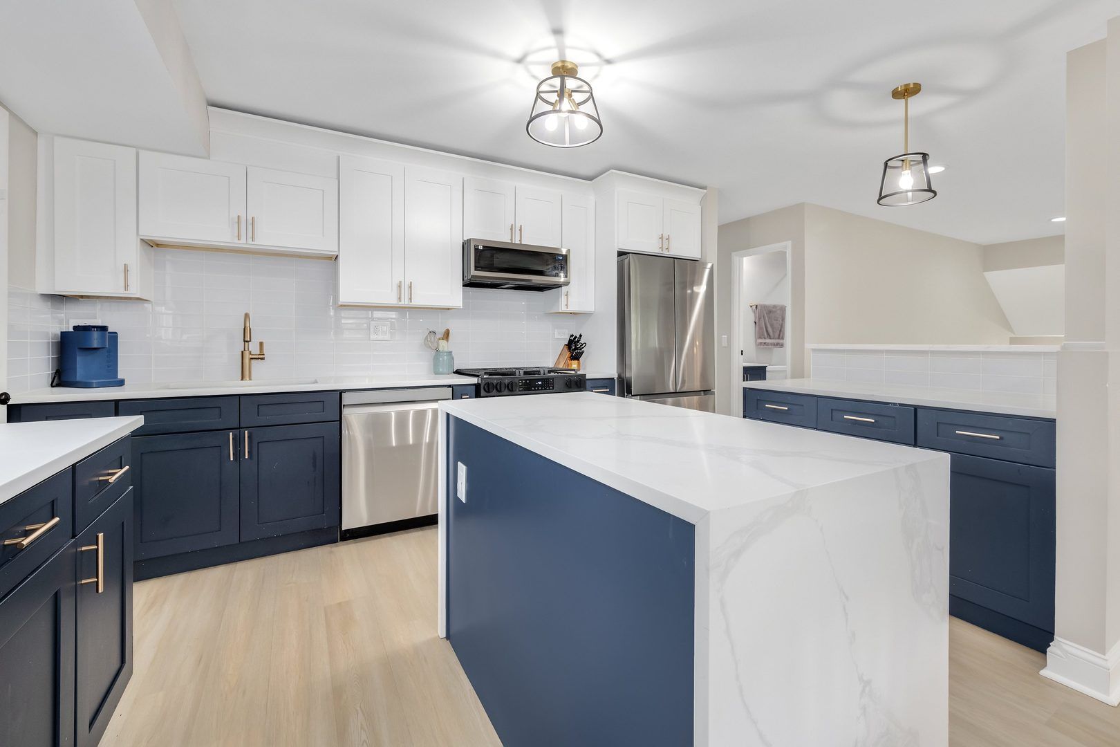 6312 Maxwell Drive — Woodridge, IL 60517