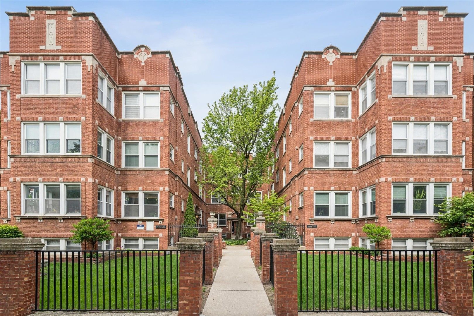 4448 N Beacon Street #3 — Chicago, IL 60640