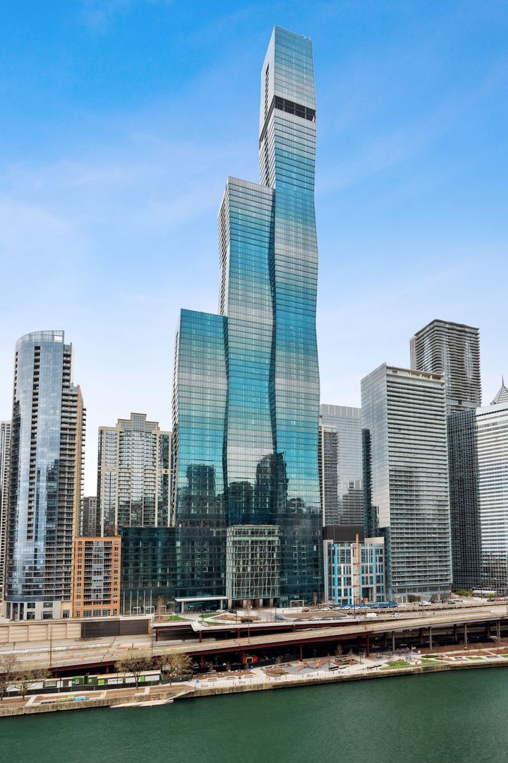 363 E Wacker Drive #2106 — Chicago, IL 60601