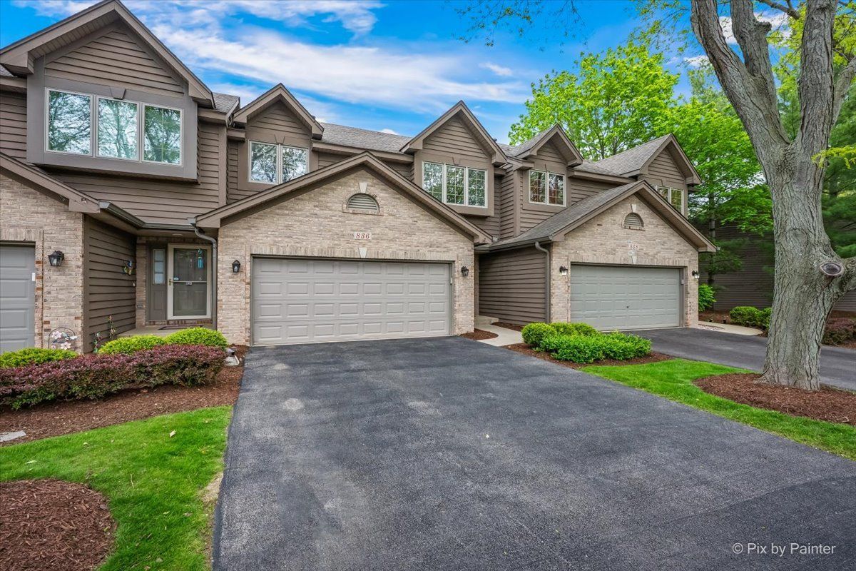 836 Millcreek Circle, Elgin, IL 60123