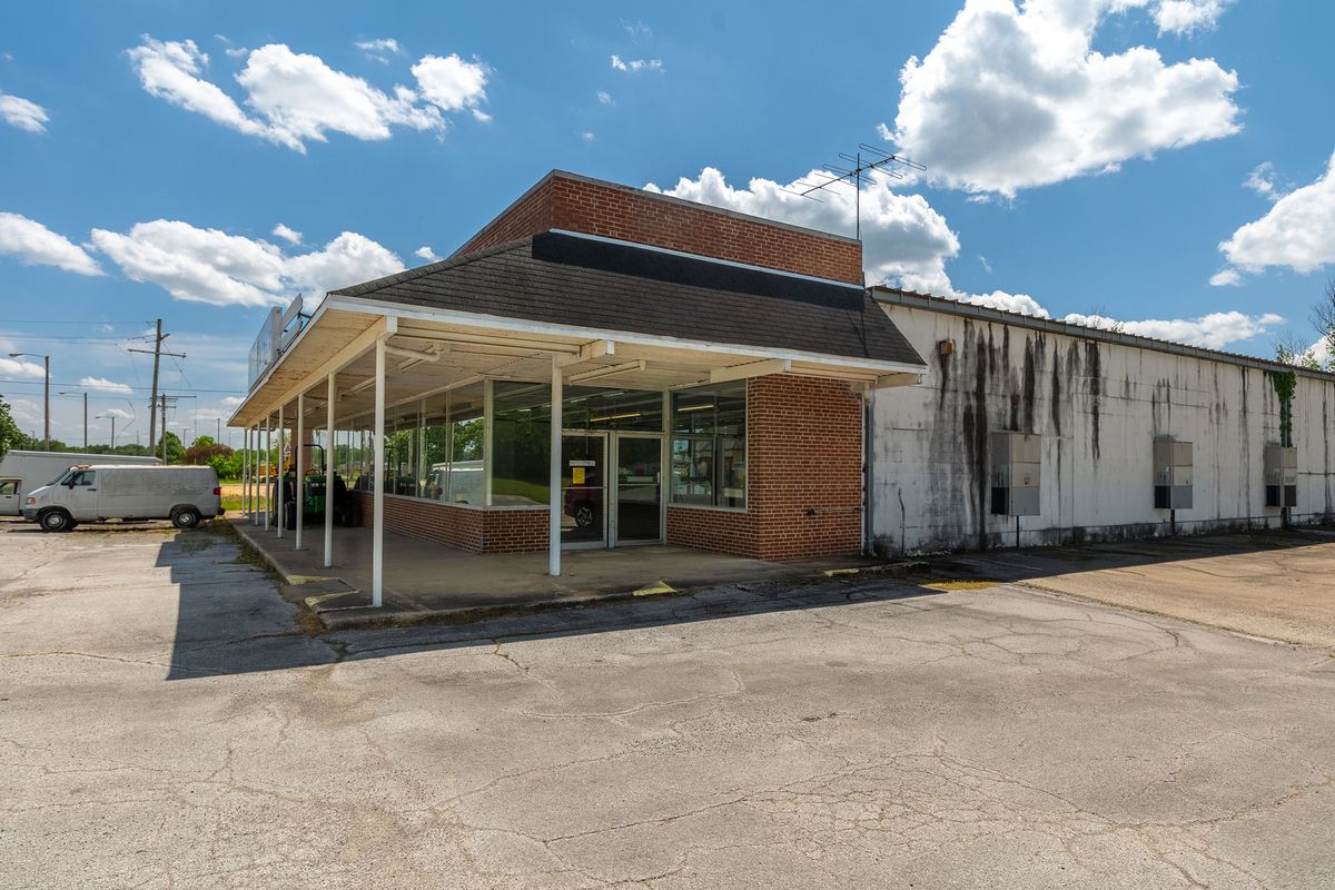 745B Sunset Avenue, Duquoin, IL 62832