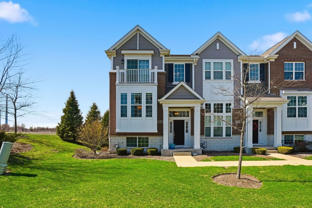 2925 Madison Drive, Naperville, IL 60564